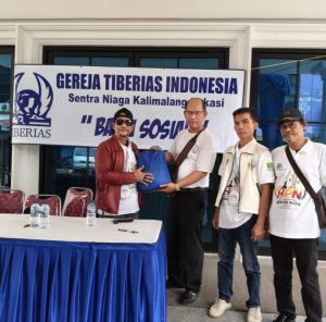 Pembagian Sembako Kepada Awak Media